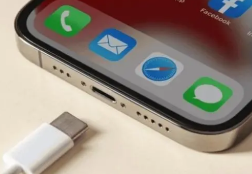 青山苹果15维修分享iPhone15改USB-C接口后能和安卓用户互借充电器吗 